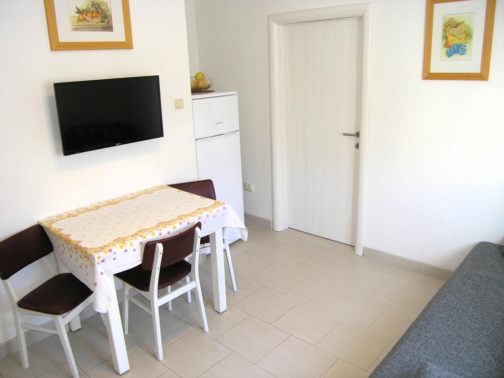 Apartman Vera クルク エクステリア 写真